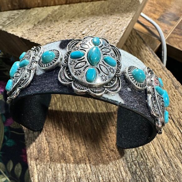 Western Concho Cowhide Hair Cuff Stylish Accessory for‎ Unique Fashion - Picture 6 of 7